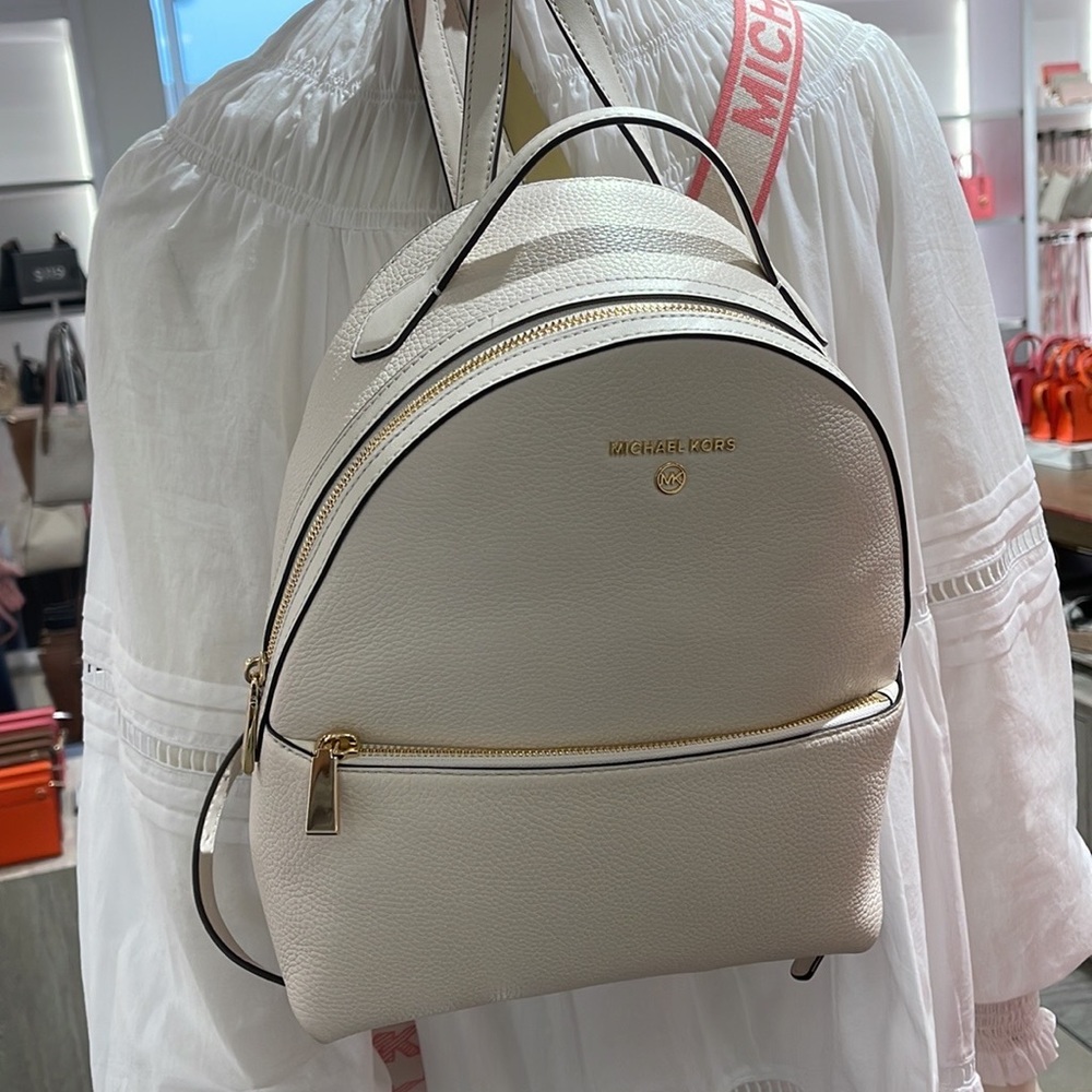 Michael Kors Women's Valerie Medium Pebbled Leather Backpack Light Cream 
NWT - Picture 9 of 16